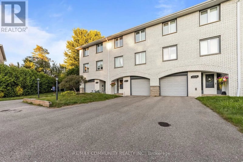 210-216 Homestead Crescent, London North (North F), Ontario, N6G2E5, London North (North F), Ontario — photo 1 of 5