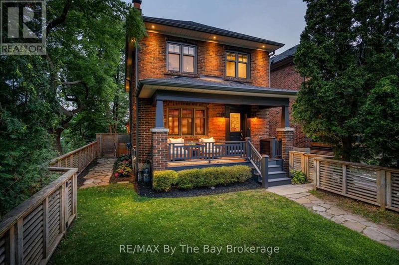 44 Rambert Crescent, Toronto (High Park-Swansea), Ontario, M6S1E6, Toronto (High Park-Swansea), Ontario — photo 1 of 5