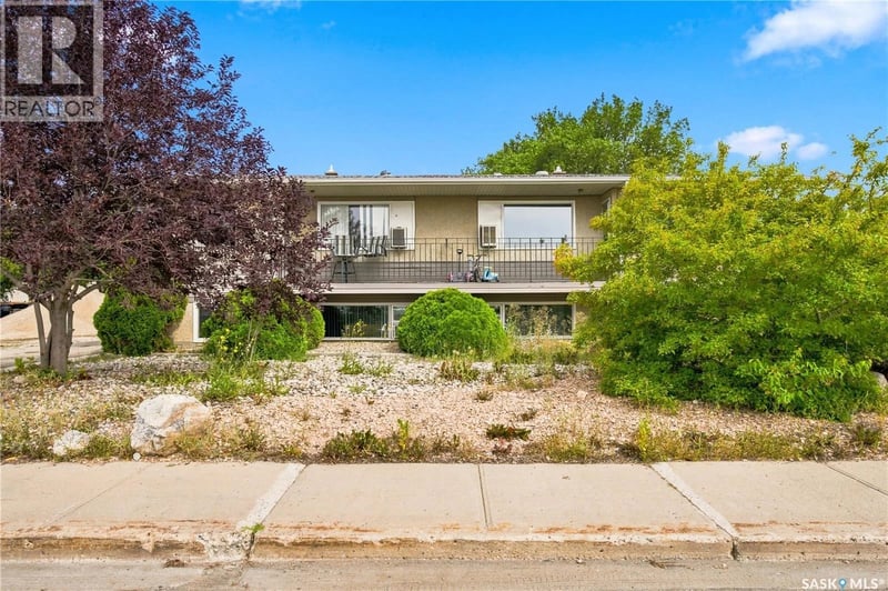 7110-7112 Dewdney AVENUE, Regina, Saskatchewan, S4T1E6, Regina, Saskatchewan — photo 1 of 5