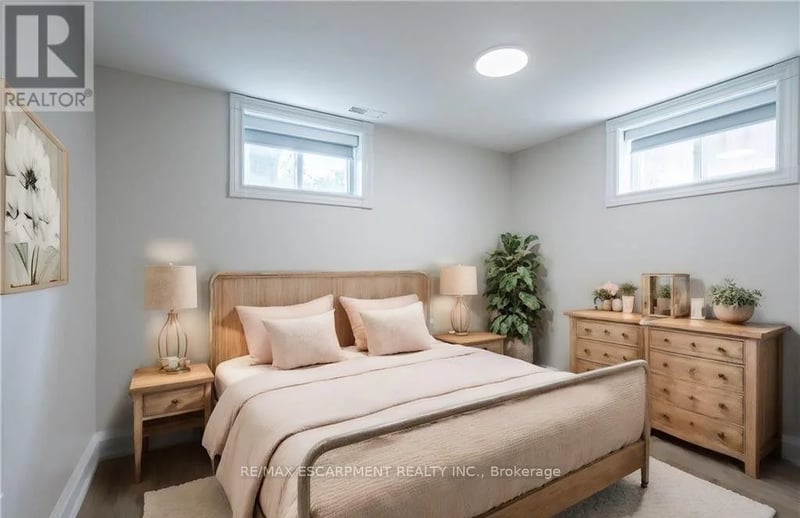#D 80 Irene Avenue, Hamilton (Stoney Creek), Ontario, L8G2B2, Hamilton (Stoney Creek), Ontario — photo 1 of 5
