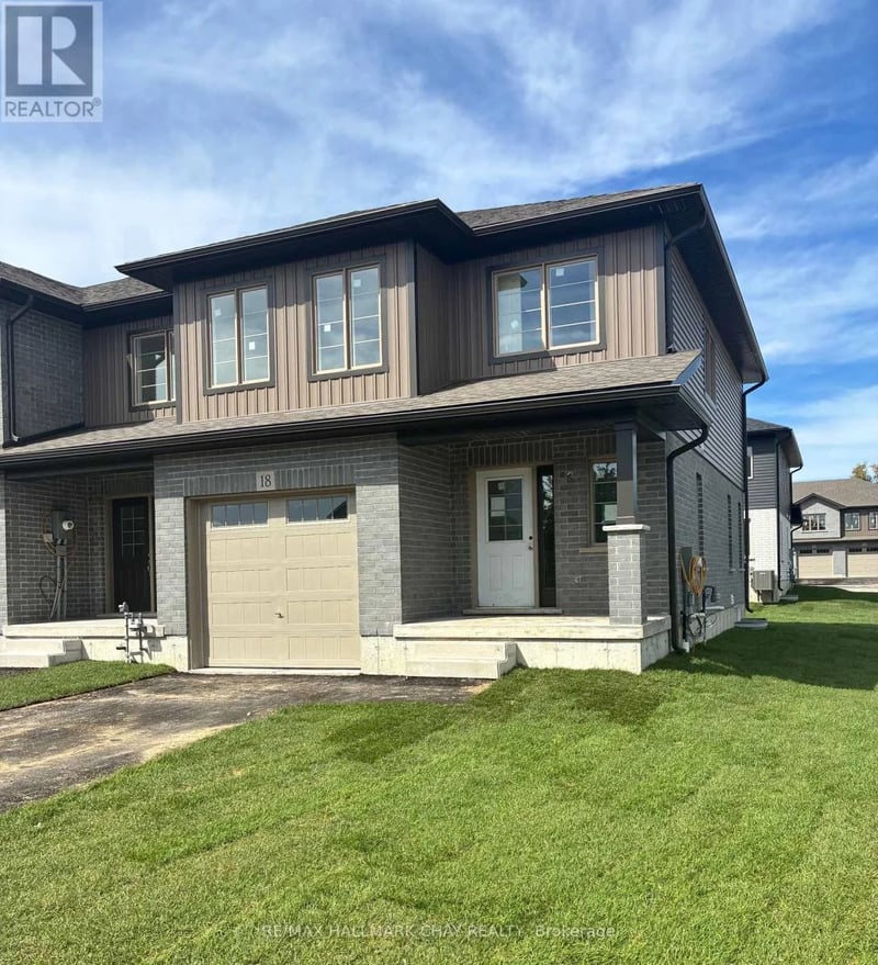 18 Beverly Street, Springwater (Elmvale), Ontario, L0L1P0, Springwater (Elmvale), Ontario — photo 1 of 5