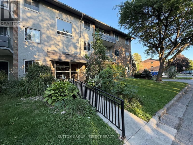 #12 675 Wonderland Road South, London South (South M), Ontario, N6K1M1, London South (South M), Ontario — photo 1 of 5