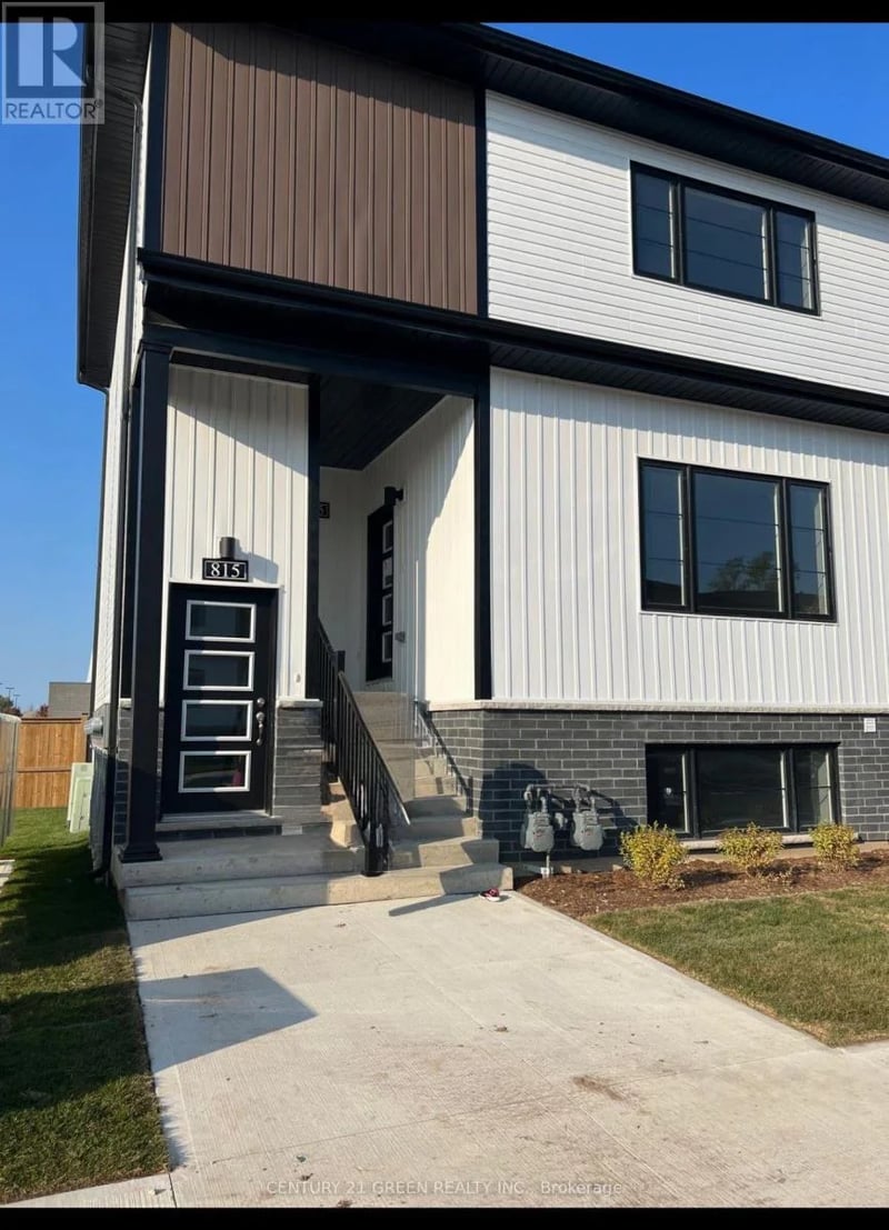 #815 4263 Fourth Avenue, Niagara Falls (Downtown), Ontario, L2E0C2, Niagara Falls (Downtown), Ontario — photo 1 of 4
