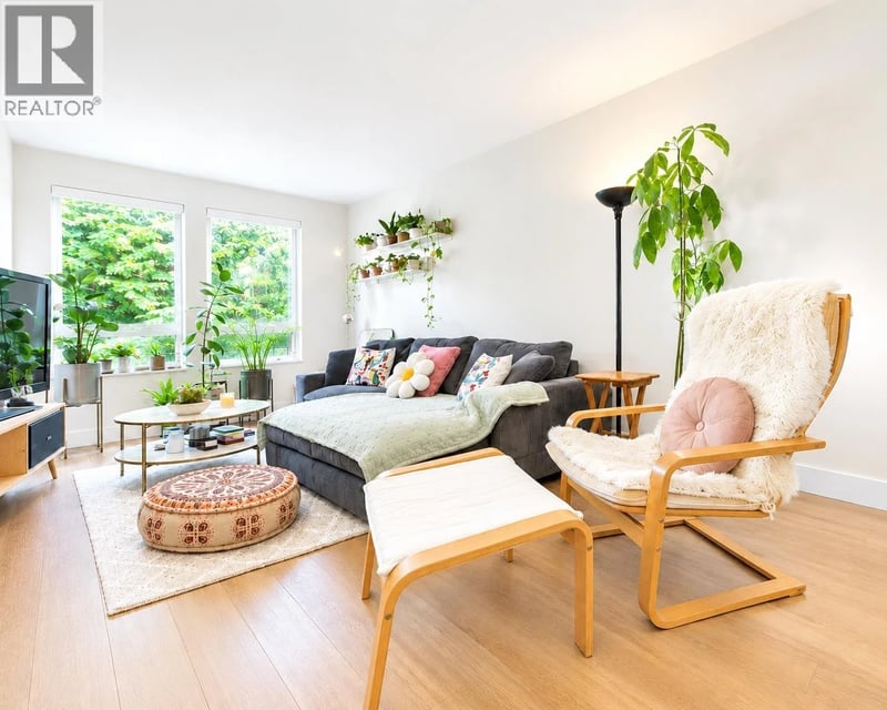 #318 1111 27TH Street, North Vancouver, British Columbia, V7J1S3, North Vancouver, British Columbia — photo 1 of 5