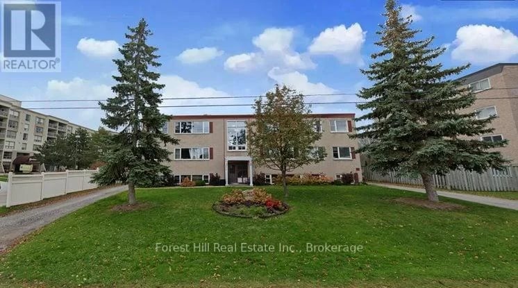 #201 176 Eighth Street, Collingwood, Ontario, L9Y2C8, Collingwood, Ontario — photo 1 of 5