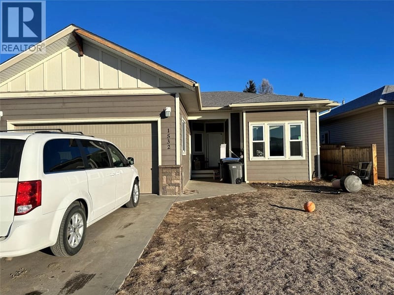 1532 117 Avenue, Dawson Creek, British Columbia, V1G0E7, Dawson Creek, British Columbia — photo 1 of 5