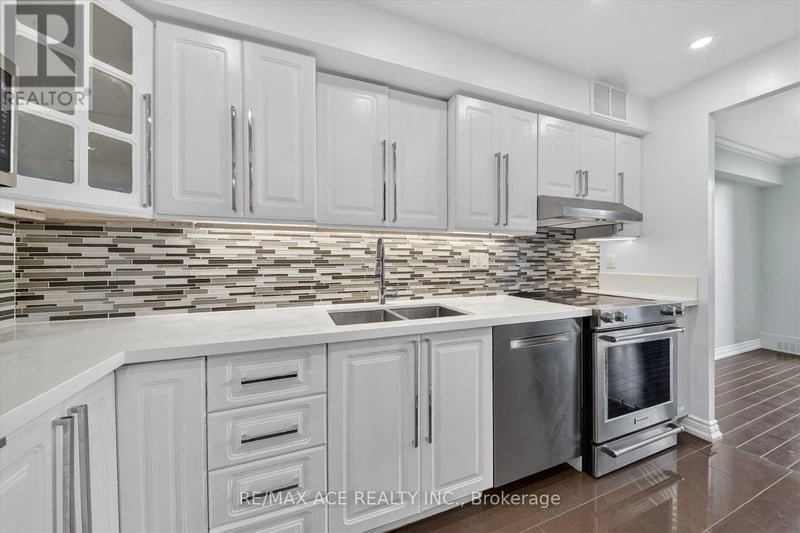#624 60 Southport Street, Toronto (High Park-Swansea), Ontario, M6S3N4, Toronto (High Park-Swansea), Ontario — photo 1 of 5