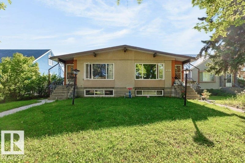 12007 104 ST NW, Edmonton, Alberta, T5G2L5, Edmonton, Alberta — photo 1 of 5