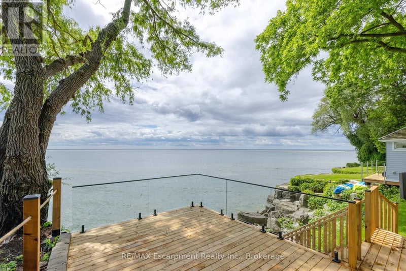 21 Second Street, Oakville (OO Old Oakville), Ontario, L6J3T1, Oakville (OO Old Oakville), Ontario — photo 1 of 5
