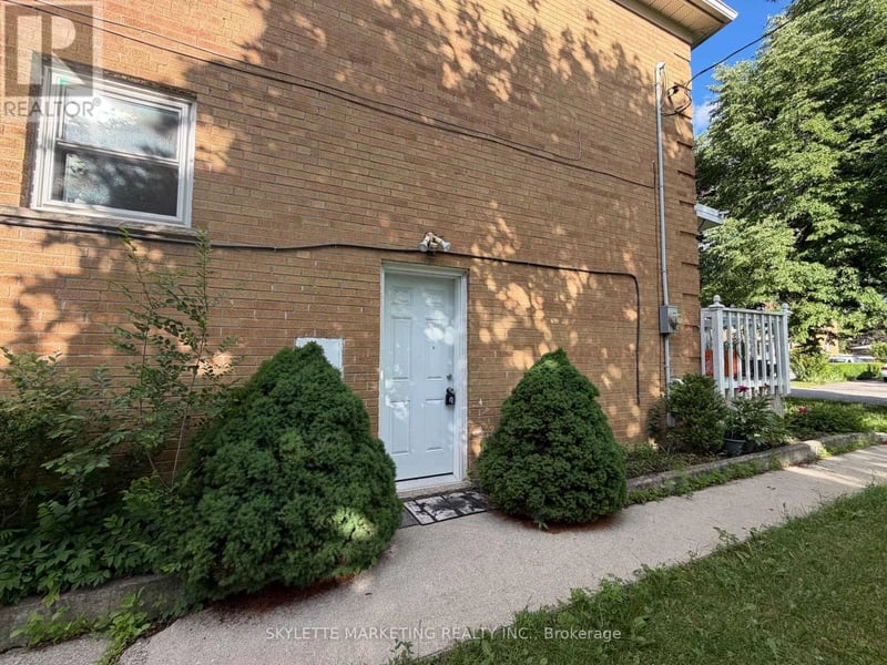 #Lower 229 Zelda Crescent, Richmond Hill (Crosby), Ontario, L4C2Y7, Richmond Hill (Crosby), Ontario — photo 1 of 5