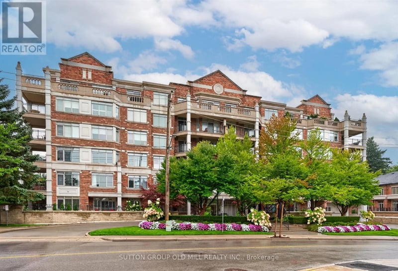 #203 12 Old Mill Trail, Toronto (Kingsway South), Ontario, M8X2Z4, Toronto (Kingsway South), Ontario — photo 1 of 5