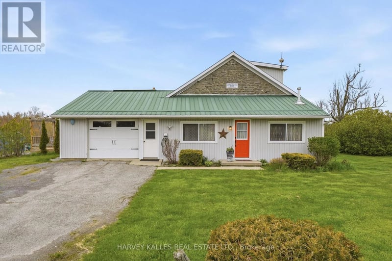 8 School House Road, Prince Edward County (Athol Ward), Ontario, K0K2P0, Prince Edward County (Athol Ward), Ontario — photo 1 of 5