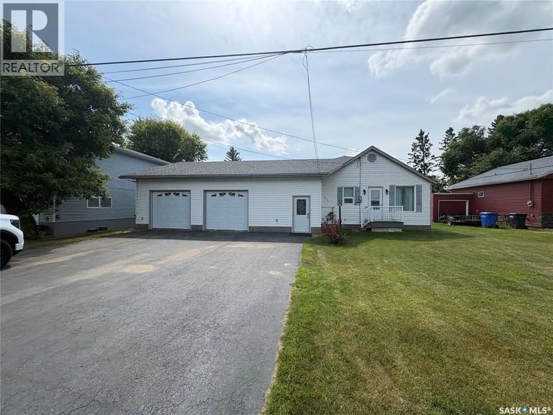 511 Road AVENUE E, Langenburg, Saskatchewan, S0A2A0, Langenburg, Saskatchewan — photo 1 of 5