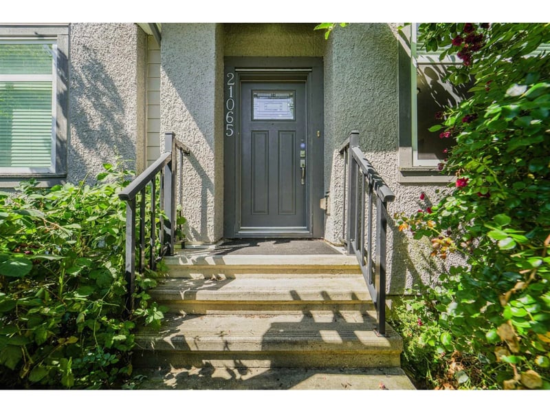 21065 80 Avenue, Langley, British Columbia, V2Y0J4, Langley, British Columbia — photo 1 of 5