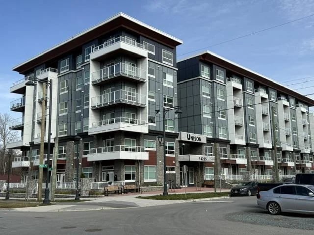 #205 14225 103A Avenue, Surrey, British Columbia, V3T0T4, Surrey, British Columbia — photo 1 of 5