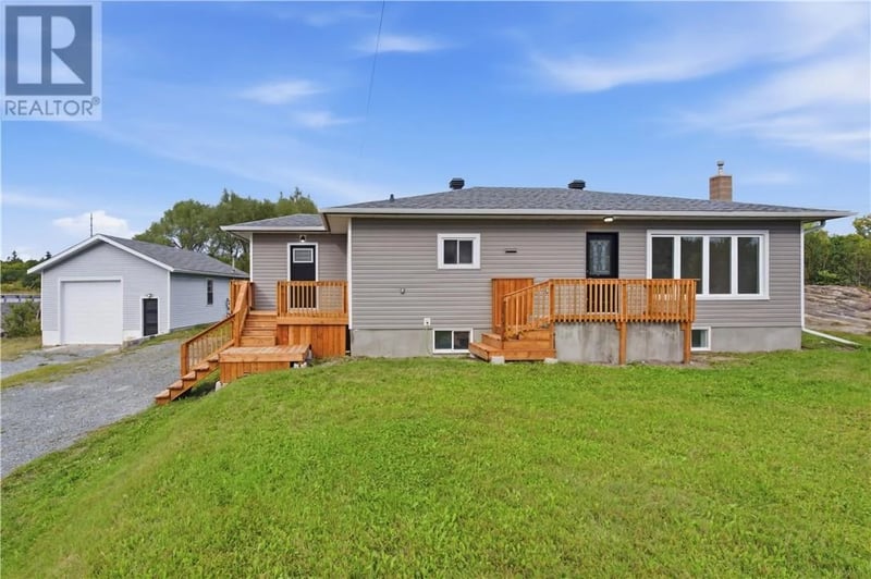 906 Goodview Road, Greater Sudbury, Ontario, P3G1B5, Greater Sudbury, Ontario — photo 1 of 5