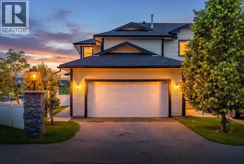 12 Silver Creek Boulevard Northwest, Airdrie, Alberta, T4B2R2, Airdrie, Alberta — photo 1 of 5