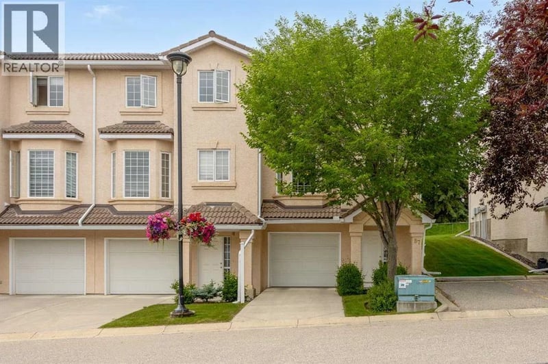 87 Hamptons Link Northwest, Calgary, Alberta, T3A5V9, Calgary, Alberta — photo 1 of 5