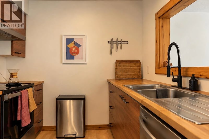#30 622 FARNHAM Road, Gibsons, British Columbia, V0N1V8, Gibsons, British Columbia — photo 1 of 5