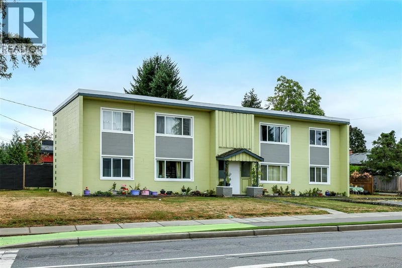 504 17th Street, Courtenay, British Columbia, V9N1Y8, Courtenay, British Columbia — photo 1 of 5