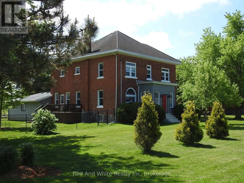 5105 Rd 164 Road, West Perth (Mitchell), Ontario, N0K1N0, West Perth (Mitchell), Ontario — photo 1 of 5