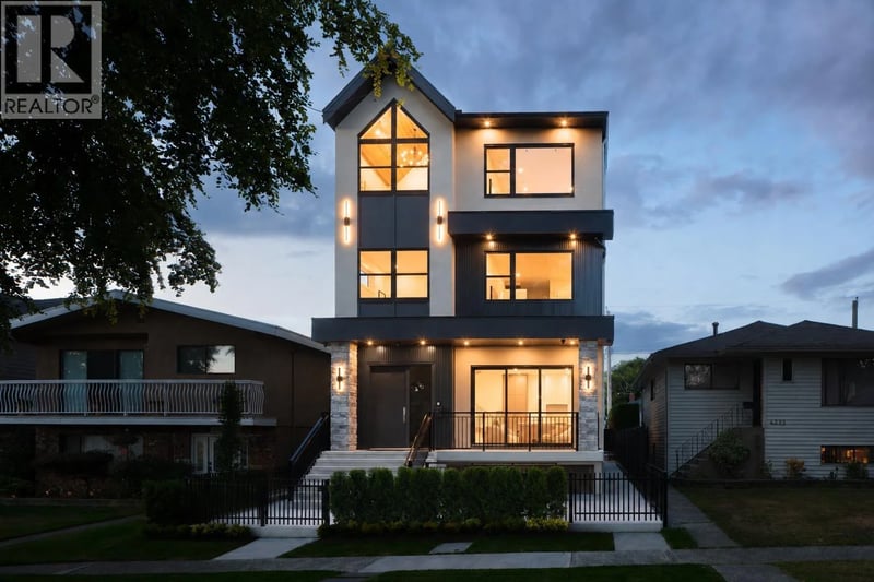 #1 4331 UNION Street, Burnaby, British Columbia, V5C2X5, Burnaby, British Columbia — photo 1 of 5