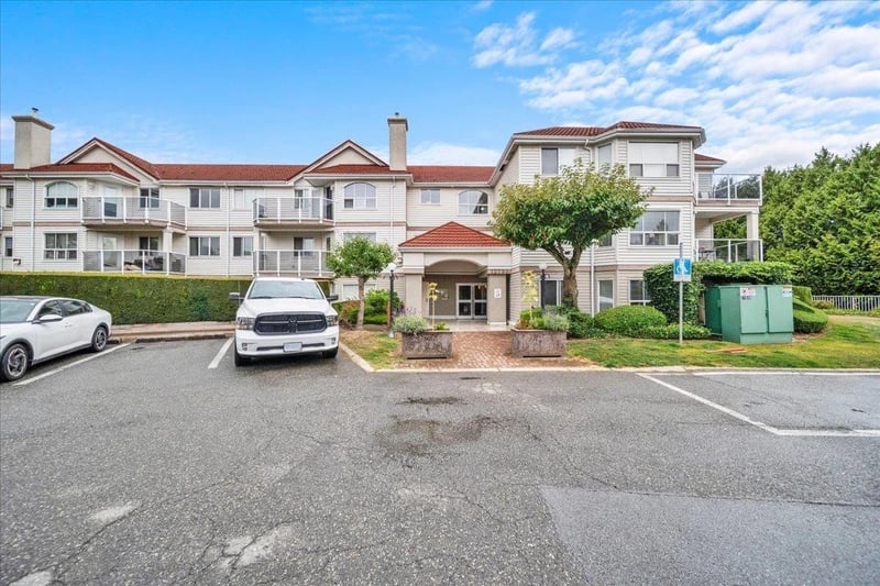 #103 12733 72 Avenue, Surrey, British Columbia, V3W2M7, Surrey, British Columbia — photo 1 of 5