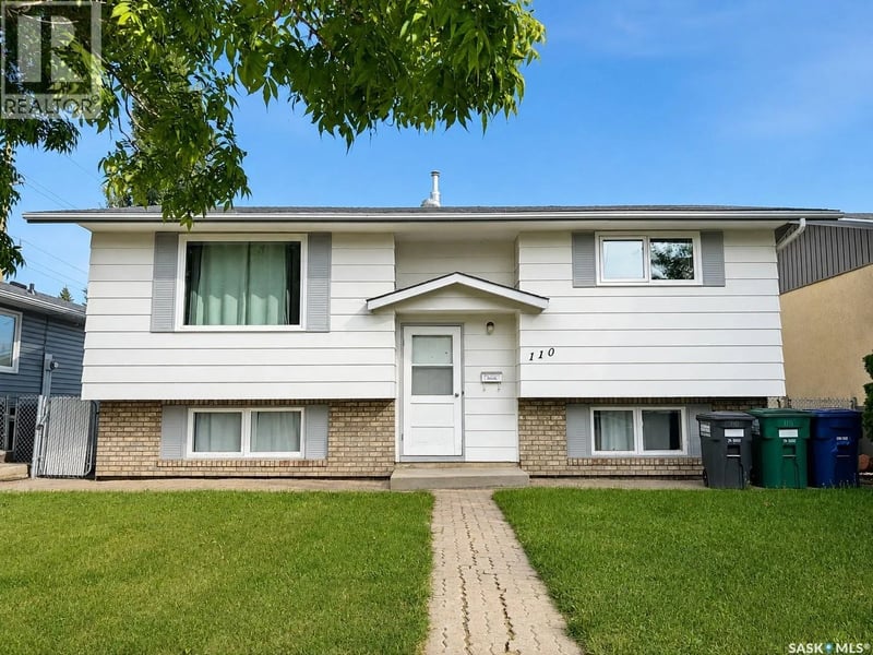 110 Arnason CRESCENT, Saskatoon, Saskatchewan, S7H4M8, Saskatoon, Saskatchewan — photo 1 of 5