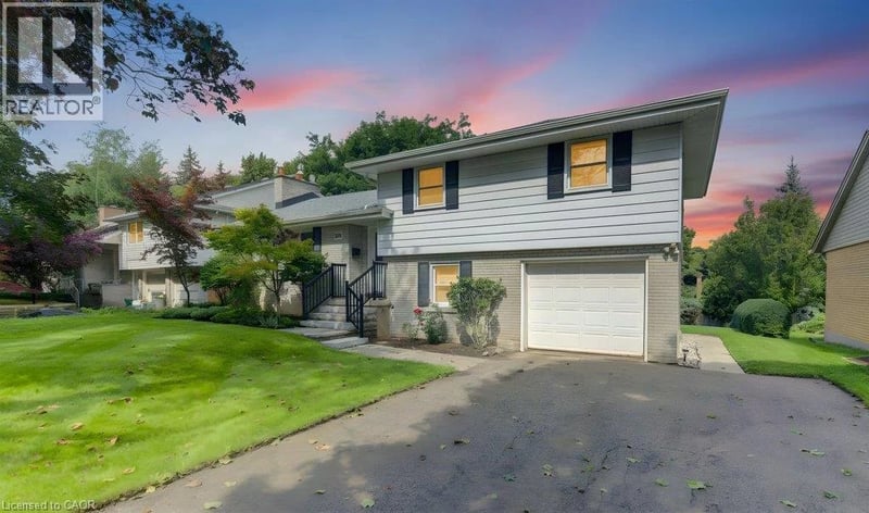 204 STANLEY Drive, Waterloo, Ontario, N2L1H4, Waterloo, Ontario — photo 1 of 5