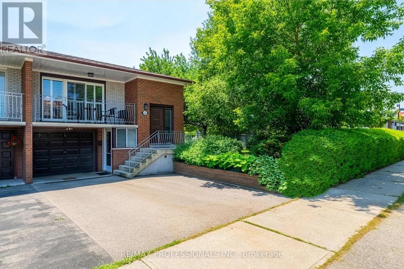23 Anthia Drive, Toronto (Humber Summit), Ontario, M9L1K6, Toronto (Humber Summit), Ontario — photo 1 of 5