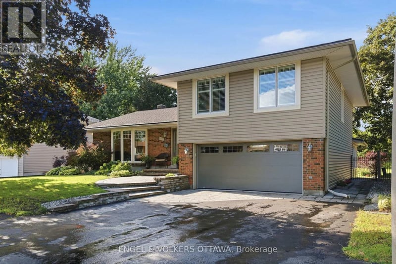 885 Plante Drive, Ottawa, Ontario, K1V9E3, Ottawa, Ontario — photo 1 of 5