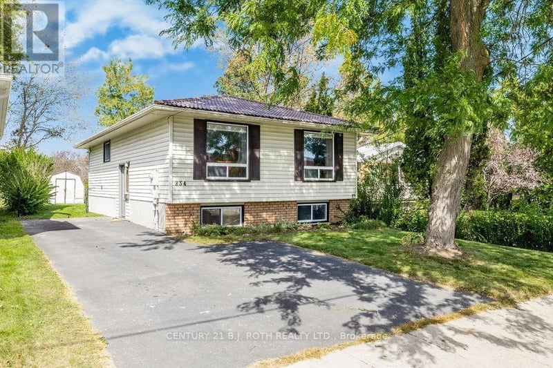 234 Oxford Street, Orillia, Ontario, L3V1H7, Orillia, Ontario — photo 1 of 5