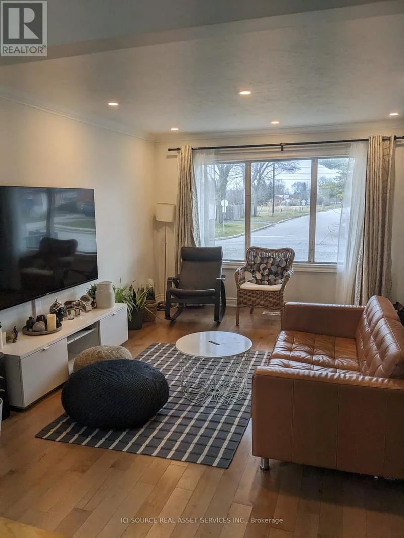 #Main 85 Ranstone Gardens, Toronto (Ionview), Ontario, M1K2T9, Toronto (Ionview), Ontario — photo 1 of 5