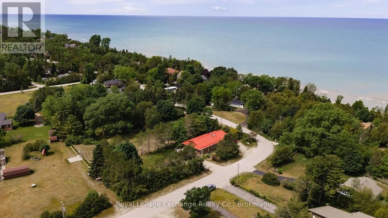 141 Bell Drive, Huron-Kinloss, Ontario, N2Z2X3, Huron-Kinloss, Ontario — photo 1 of 5