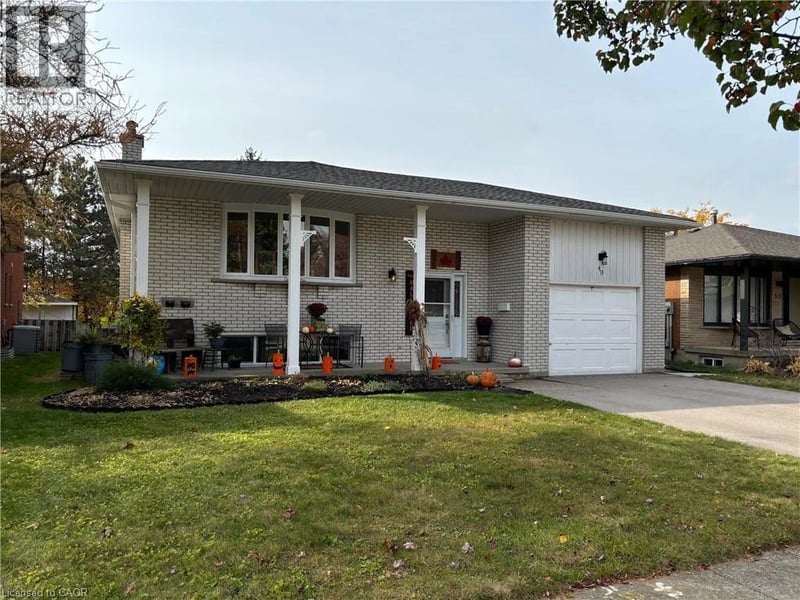 #Lower 49 WESTCHESTER Drive, Kitchener, Ontario, N2B3L6, Kitchener, Ontario — photo 1 of 5