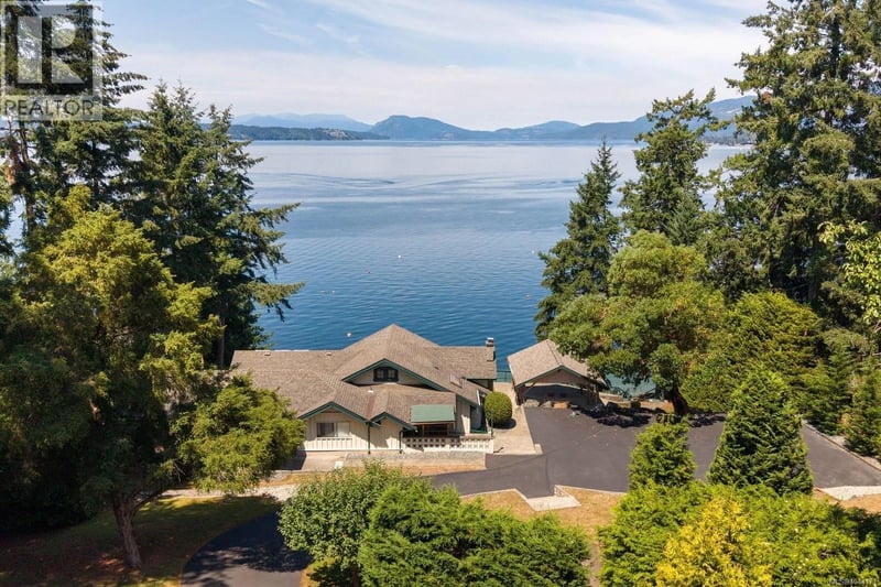 9556 Ardmore Drive, North Saanich, British Columbia, V8L5H3, North Saanich, British Columbia — photo 1 of 5