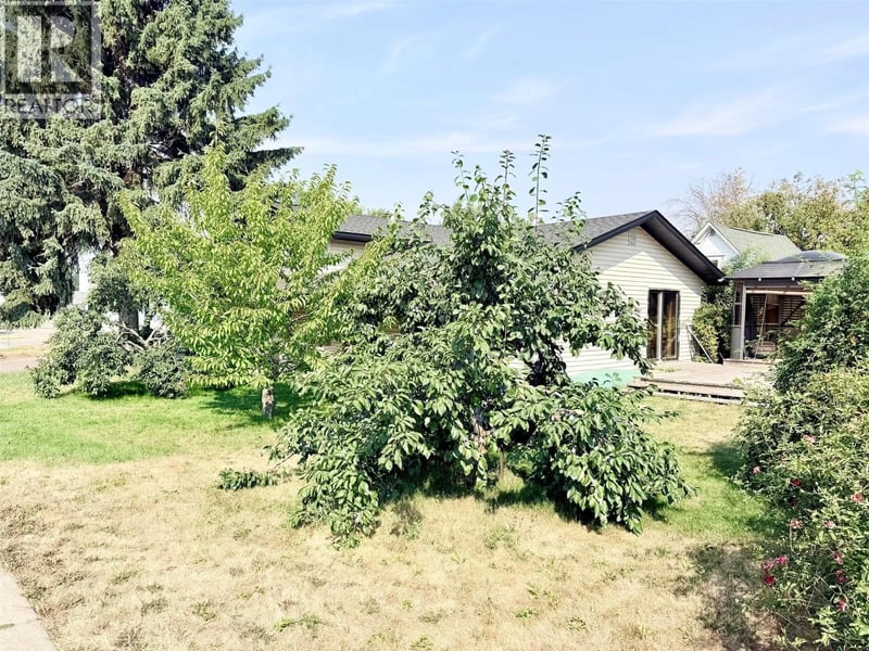1804 Elm Street, Creston, British Columbia, V0B1G5, Creston, British Columbia — photo 1 of 5