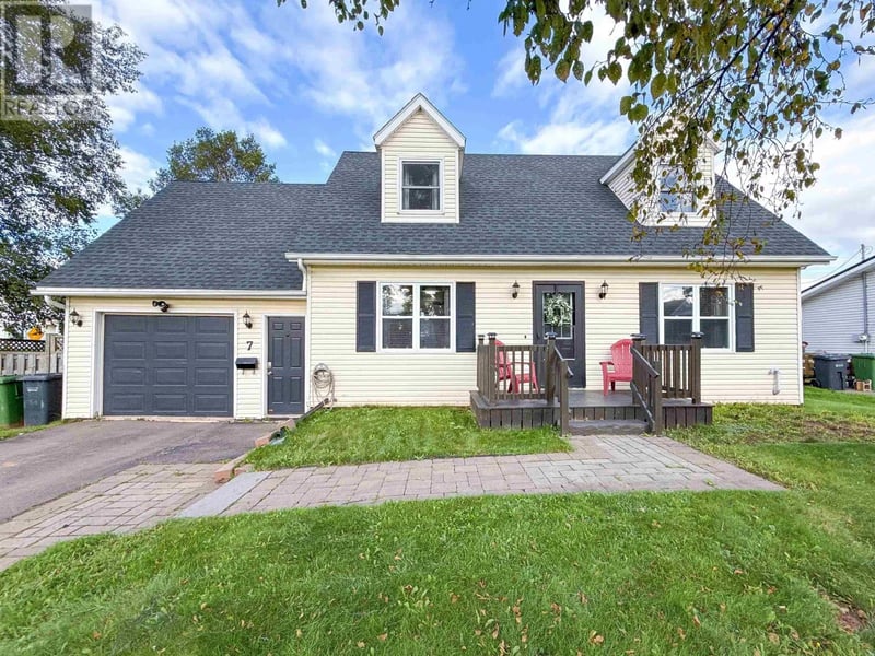 7 Sunrise Court, Charlottetown, Prince Edward Island, C1A8N8, Charlottetown, Prince Edward Island — photo 1 of 5