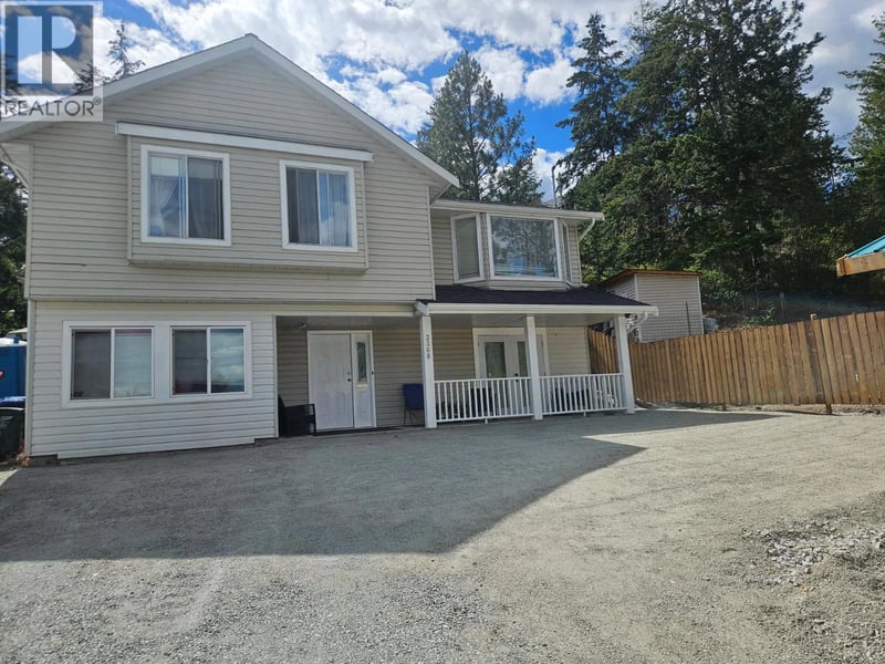 3368 McIver Road, West Kelowna, British Columbia, V4T1G7, West Kelowna, British Columbia — photo 1 of 5