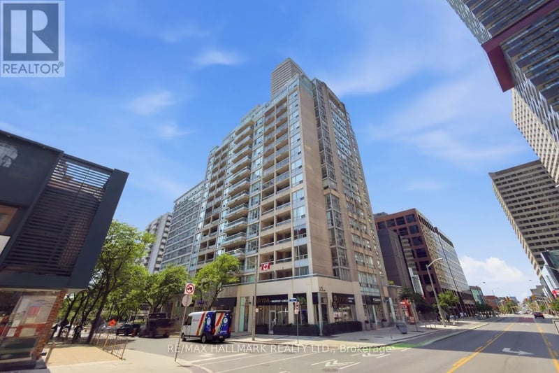 #310 43 Eglinton Avenue East, Toronto (Mount Pleasant West), Ontario, M4P1A2, Toronto (Mount Pleasant West), Ontario — photo 1 of 5