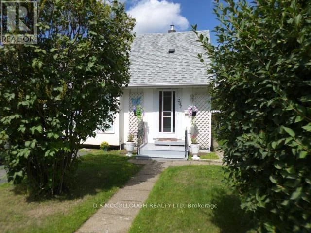 267 Frederica Street West, Thunder Bay (Westfort), Ontario, P7E3W1, Thunder Bay (Westfort), Ontario — photo 1 of 5