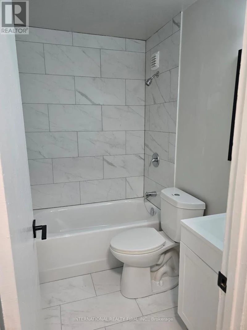 77 East Street East, St. Thomas, Ontario, N5P2R4, St. Thomas, Ontario — photo 1 of 5