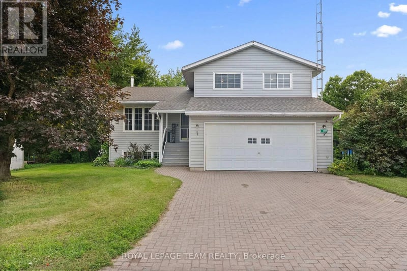 1315 Jessie Street, Whitewater Region, Ontario, K0J2L0, Whitewater Region, Ontario — photo 1 of 5