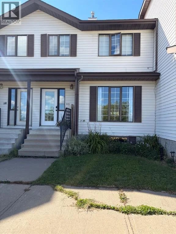 71132 Range Road 262 Highway South, Ridgevalley, Alberta, T0H0Y0, Ridgevalley, Alberta — photo 1 of 5