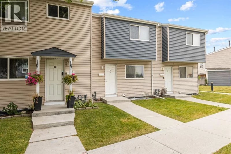 5425 Pensacola Crescent Southeast, Calgary, Alberta, T2A2G4, Calgary, Alberta — photo 1 of 5