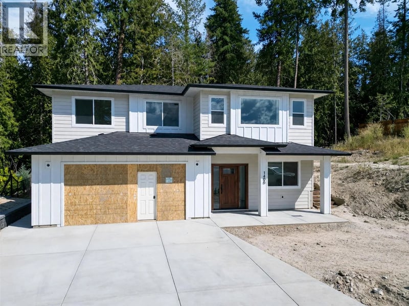 1450 21 Street Northeast, Salmon Arm, British Columbia, V1E0G8, Salmon Arm, British Columbia — photo 1 of 5