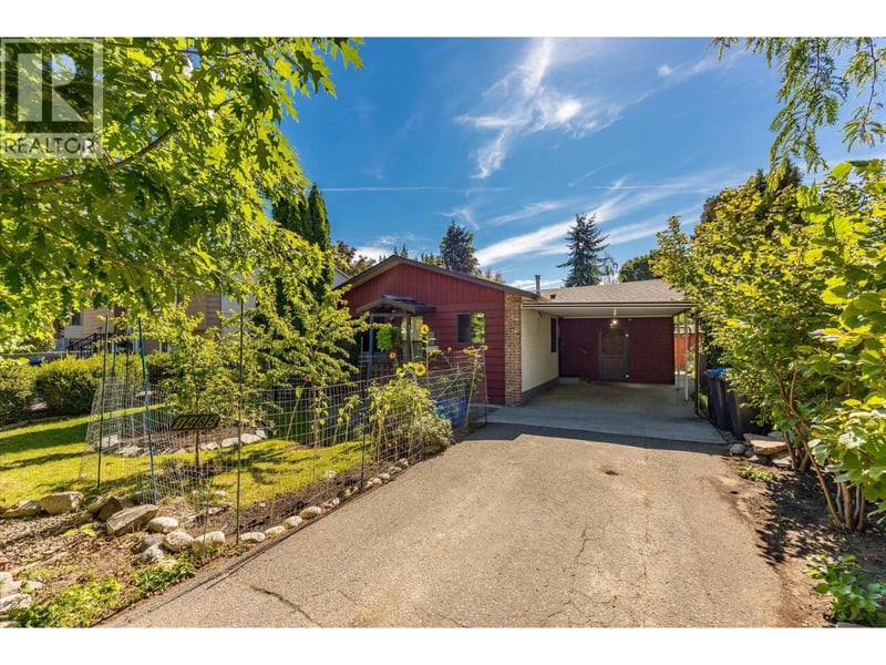 1485 Leaside Avenue, Kelowna, British Columbia, V1Y3X5, Kelowna, British Columbia — photo 1 of 5