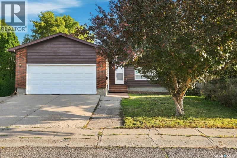 5907 Hague CRESCENT, Regina, Saskatchewan, S4X3K6, Regina, Saskatchewan — photo 1 of 5