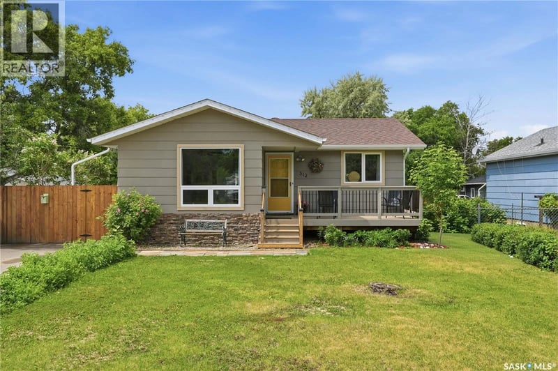 312 Ash STREET, Outlook, Saskatchewan, S0L2N0, Outlook, Saskatchewan — photo 1 of 5
