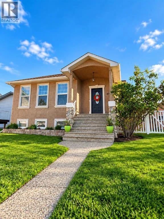 47 Kreiner Crescent, Whitecourt, Alberta, T7S1X5, Whitecourt, Alberta — photo 1 of 5